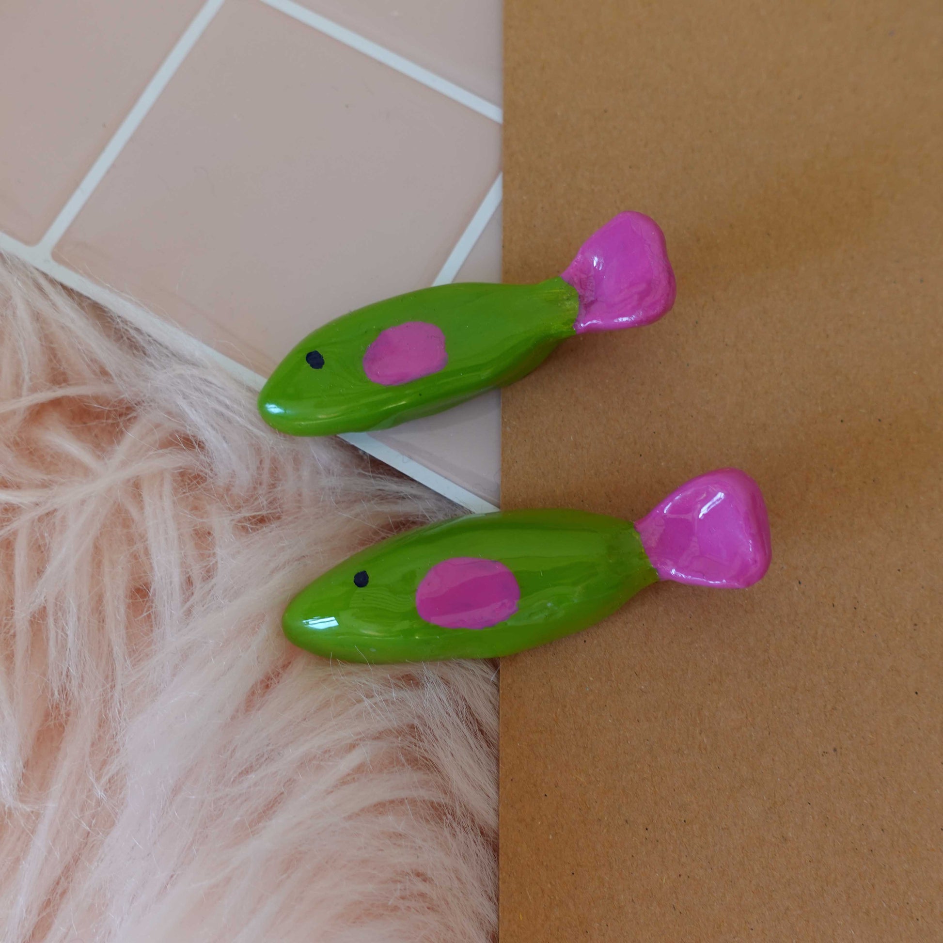 fish chopstickholder that are perfect to add to your tableware or desk